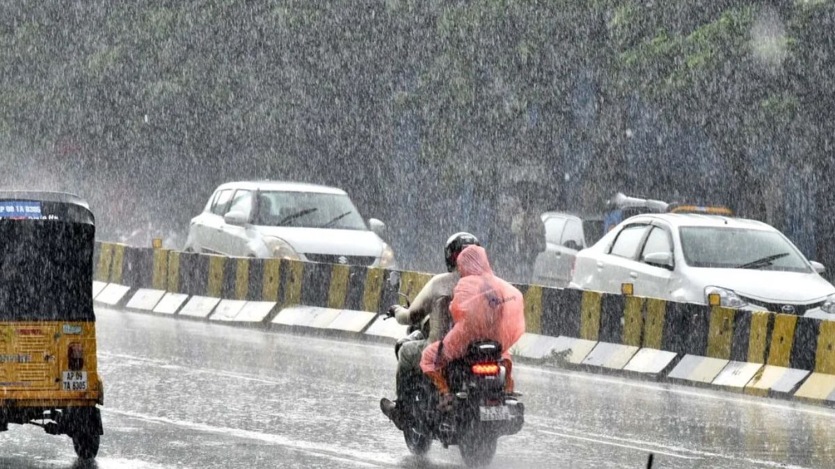 bengaluru-rains-schools-to-remain-closed-on-october-16-amid-heavy-downpour-manyata-tech-park-flooded-watch-video