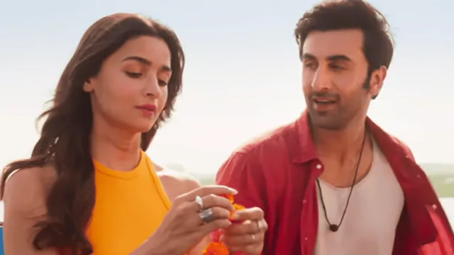 bts-dynamite-takes-over-alia-bhatt-and-ranbir-kapoor-as-bollywood-power-couple-dances-on-kpop-song-viral-video