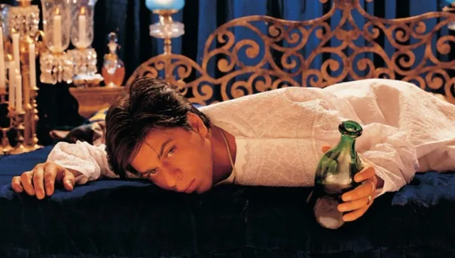 shah-rukh-khan-reveals-he-makes-big-films-so-his-parents-can-watch-from-heaven-my-moms-a-star