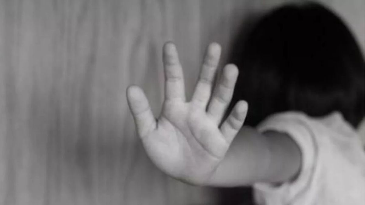 gorakhpur-school-student-held-for-selling-obscene-videos-of-teens-via-instagram-telegram-search-on-for-others