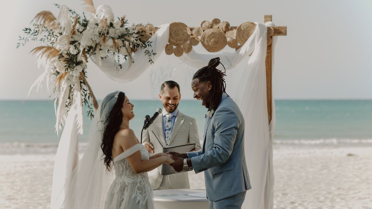 30 Funny And Joyful Wedding Wishes To Make Newlywed Couples Laugh Out Loud