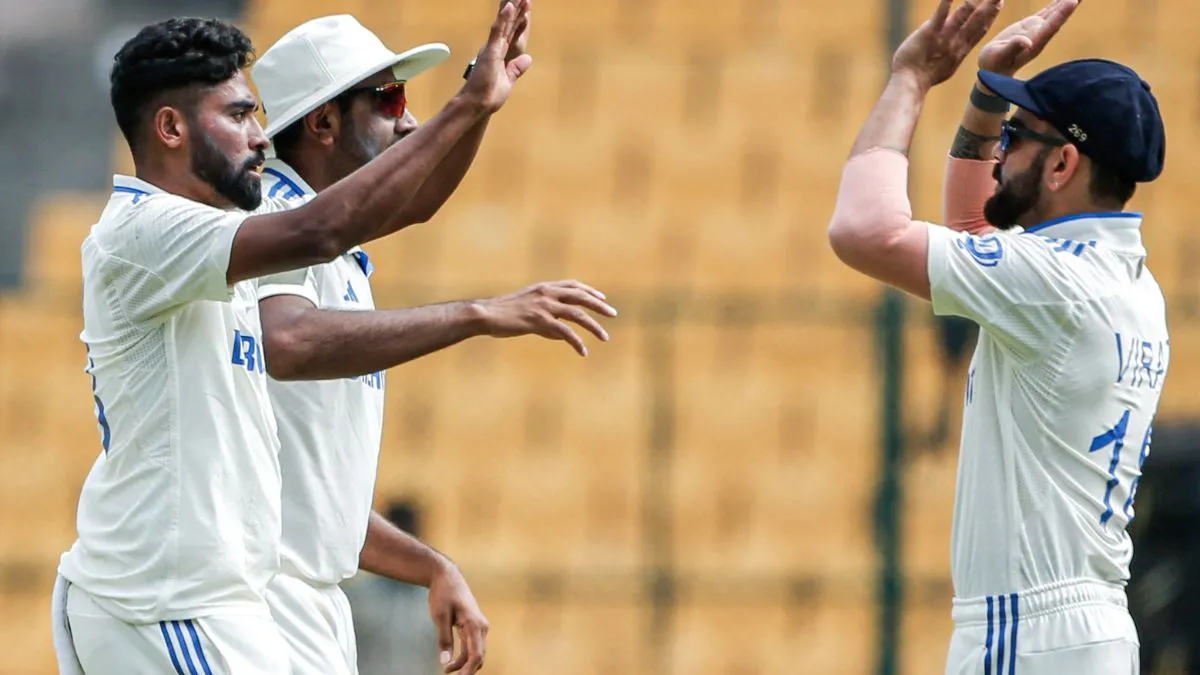 ind-vs-nz-1st-test-virat-kohli-urges-bengaluru-crowd-to-cheer-louder-for-team-india-on-day-5
