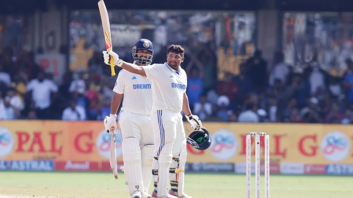 ind-vs-nz-1st-test-sarfaraz-khan-opens-up-on-dreamlike-century-experience-says-virat-kohli-was-telling-me-to