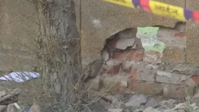 delhi-bomb-blast-rohini-crpf-school-cctv-footage-records-suspect-in-white-shirt-police-says-explosive-wrapped-in-polythene-bag