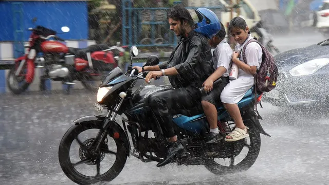 bengaluru-weather-schools-anganwadis-closed-amid-heavy-rains-check-latest-forecast
