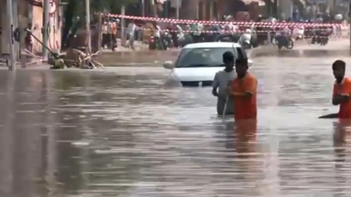 bengaluru-weather-overnight-rainfall-causes-severe-waterlogging-traffic-boats-seen-on-roads-more-rains-likely-updates