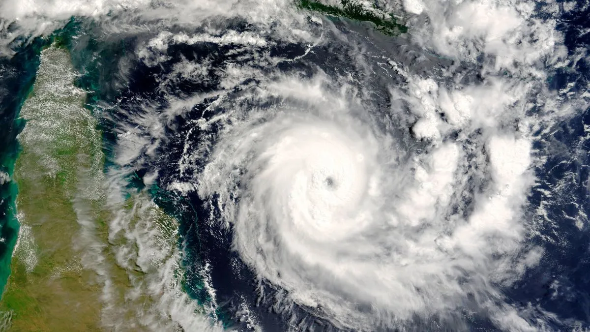 Cyclone Dana To Make Landfall Between Bhitarkanika And Dhamra, Affect ...