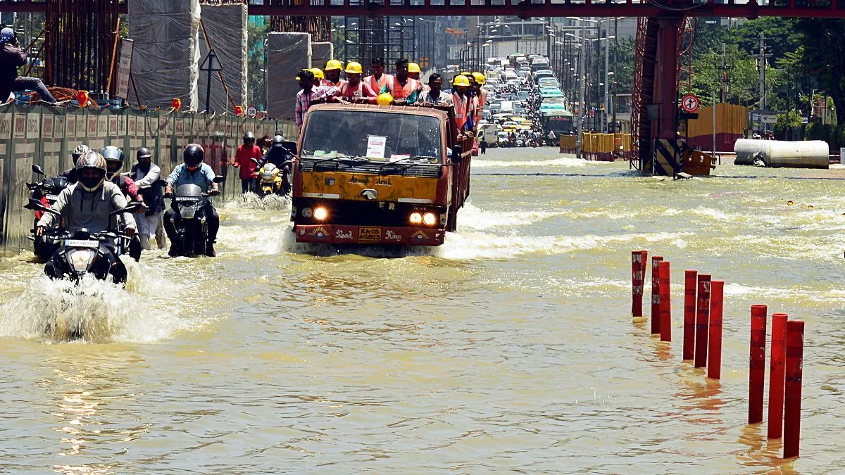 bengaluru-rain-to-continue-as-imd-forecasts-weeklong-showers-are-schools-closed-amid-yellow-alert-today