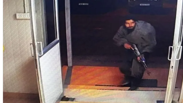 ganderbal-terror-attack-cctv-footage-shows-terrorists-armed-with-ak47-m4-carbine-entering-workers-camp