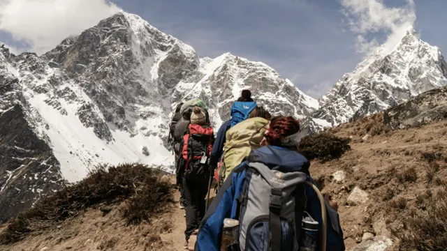 kedarkantha-trek-instructor-hilarious-instructions-amuse-internet-viral-video-koi-cheetah-nahi-banega