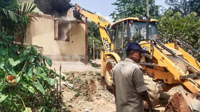 dehradun-news-mdda-launches-special-drive-against-illegal-construction-seals-seven-buildings