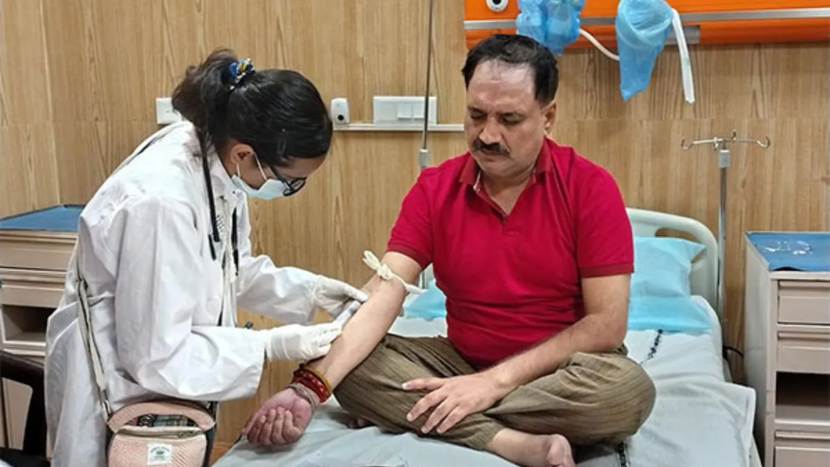 delhi-bjp-president-virendra-sachdeva-hospitalised-after-taking-dip-in-yamuna-river-aap-terms-it-a-drama
