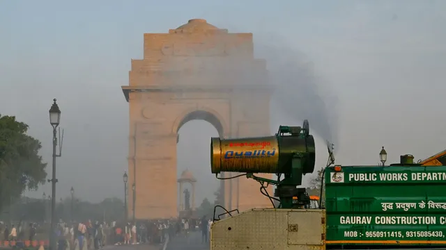 delhi-air-pollution-aqi-shows-slight-improvement-touches-235-mark-check-areawise-air-quality