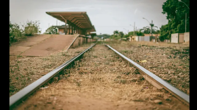 viral-foreigner-vlogger-shares-video-of-dirty-train-toilet-triggered-desis-ask-her-to-raise-ticket-budget