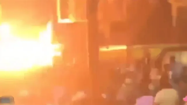 kerala-temple-festival-explosion-temple-celebration-turns-catastrophic-in-neeleswaram-153-injured-viral-video