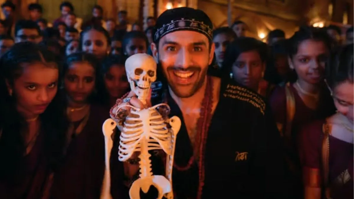 bhool-bhulaiyaa-3-song-hukkush-pukkush-out-kartik-aaryan-rooh-baba-shakes-a-leg-with-kids-in-petty-number