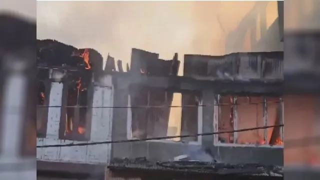anantnag-fire-kashmir-mosque-fire-video-anantnag-fire-live-news-injuries-casualties-dousing-operations-latest-updates