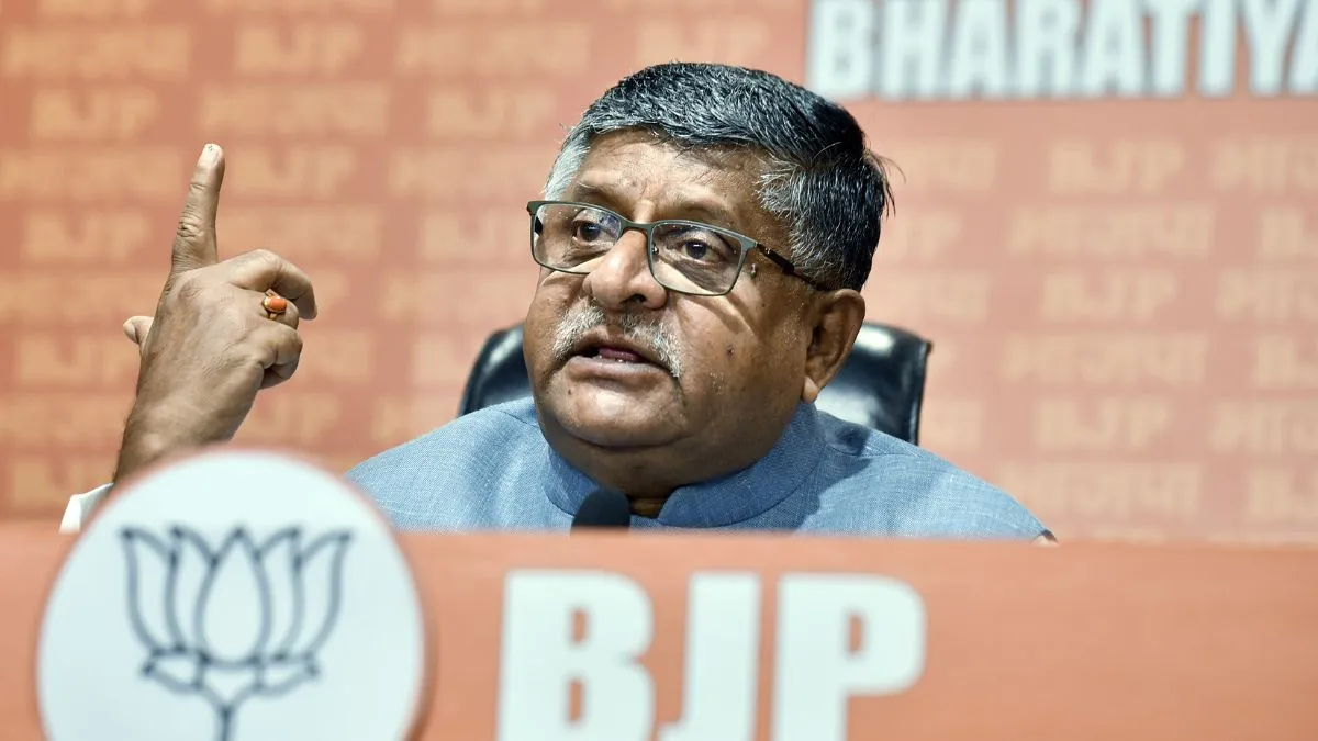 kharge-rahul-must-apologise-bjp-slams-congress-over-alleged-fake-promises-in-karnataka