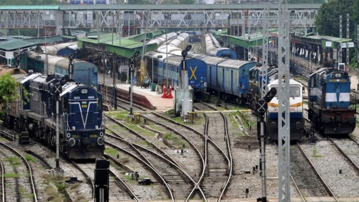 indian-railways-asked-to-pay-rs-30000-as-compensation-to-passenger-for-dirty-toilet-poor-basic-hygiene