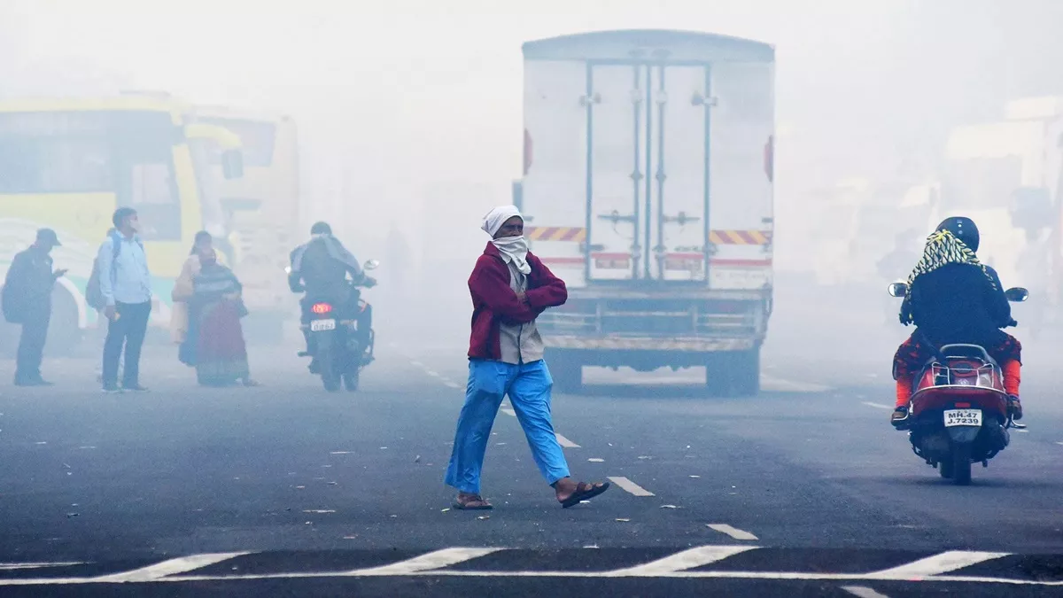 delhi-aqi-today-live-delhi-air-pollution-diwali-2024-aqi-anand-vihar-noida-ghaziabad-pollution-thick-smog