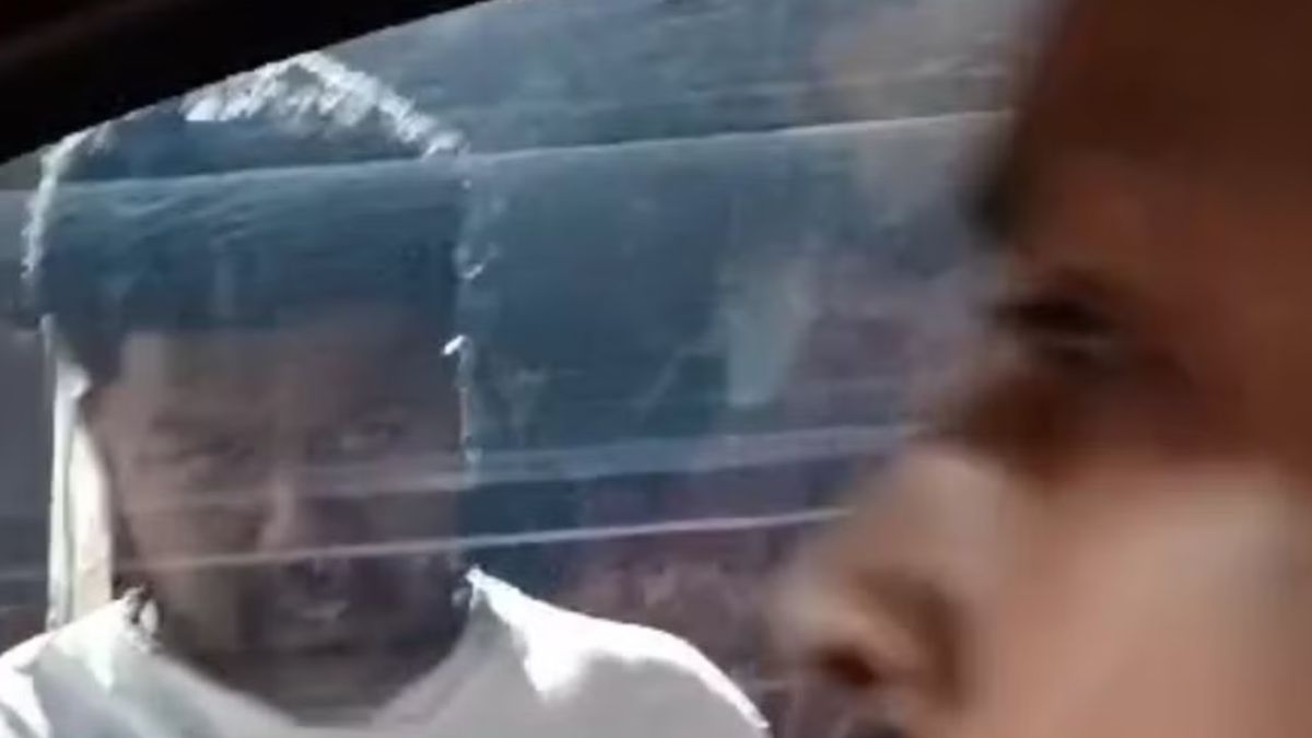 bangalore-road-rage-five-year-old-boy-injured-car-of-family-attacked-while-returning-from-diwali-shopping-one-arrested-video
