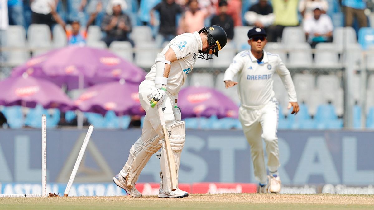IND vs NZ 3rd Test Akash Deep Gives Fiery SendOff To Tom Latham After