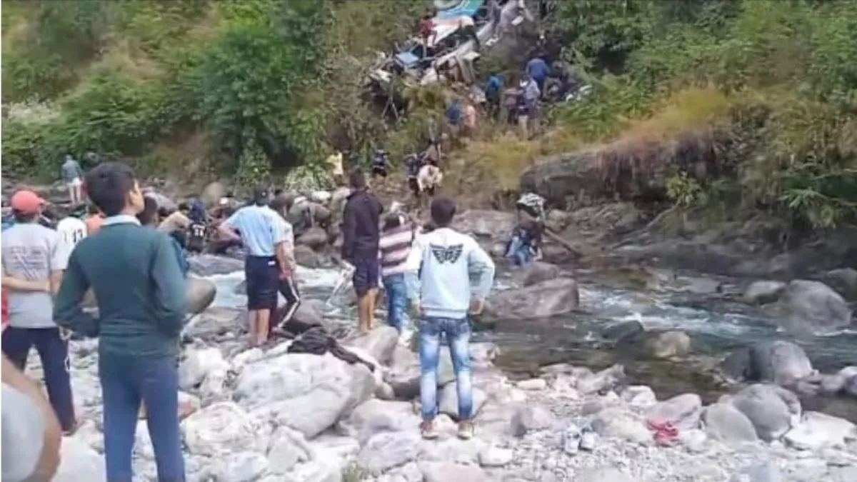 uttarakhand-accident-almora-bus-accident-ranikhet-bus-incident-uttarakhand-police-sdrf-kupai-village-mishap