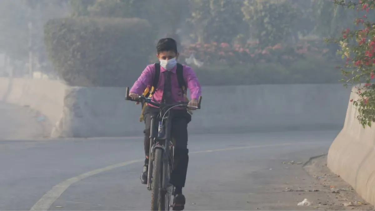 pakistan-blames-india-as-lahore-remains-worlds-most-polluted-city-with-aqi-at-1900