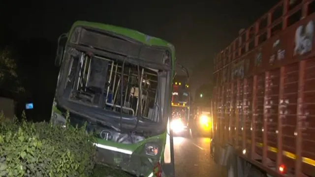 delhi-two-including-police-constable-crushed-to-death-by-uncontrollable-dtc-bus