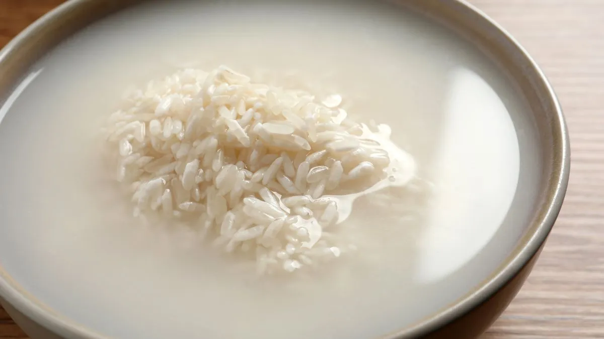 5-easy-ways-to-reuse-leftover-rice-water-that-you-might-not-know