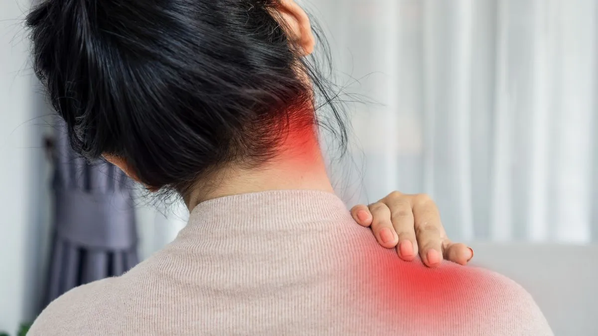 is-shoulder-pain-a-warning-sign-of-lung-cancer-doctor-sheds-light-on-symptoms-to-not-ignore