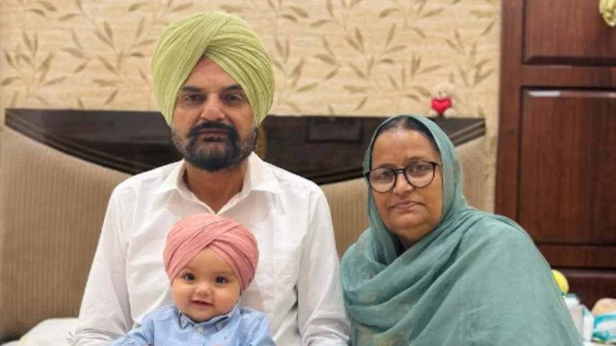 sidhu-moose-wala-parents-share-first-glimpse-of-baby-son-express-gratitude-to-fans-photos