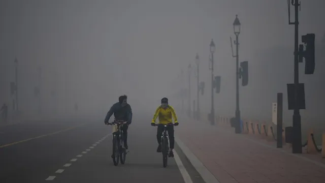 air-pollution-in-delhi-aqi-today-severe-smog-anand-vihar-aqi-rk-puram-yamuna-pollution-delhi-ncr-news