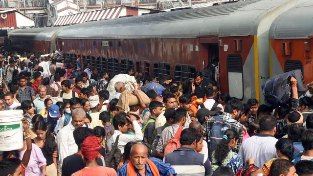 maharashtra-news-pune-kolhapur-miraj-and-six-other-railway-stations-receive-eat-right-station-certification-from-fssai