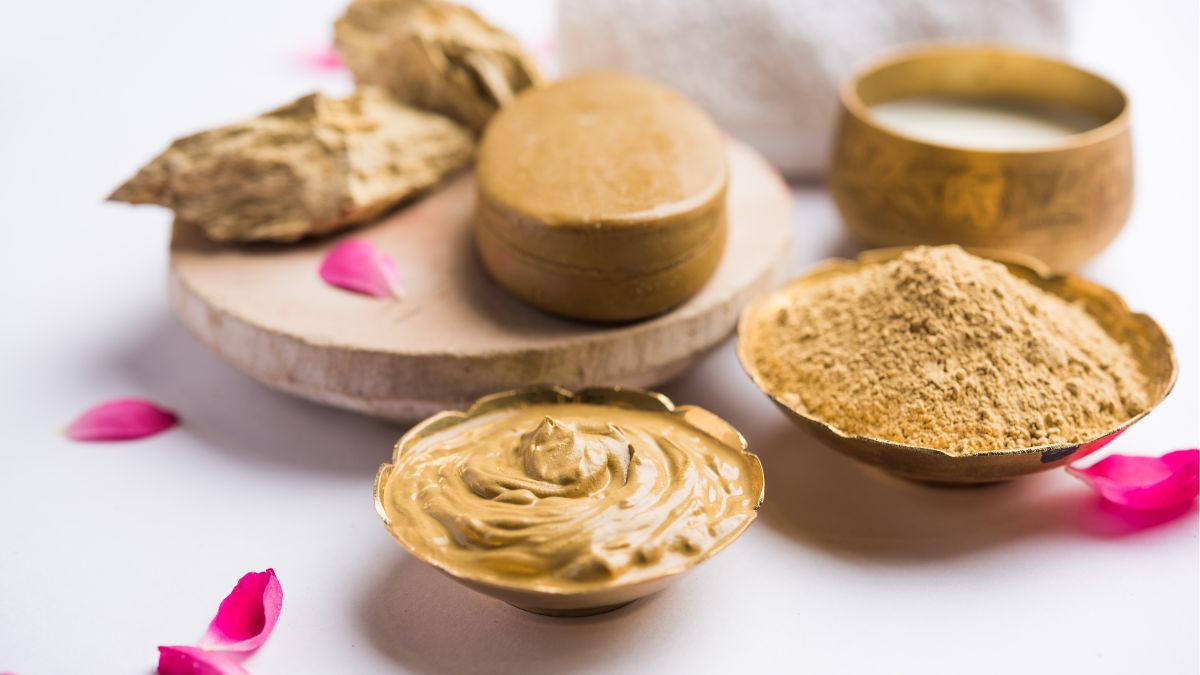 ways to use multani mitti for hair  (1)