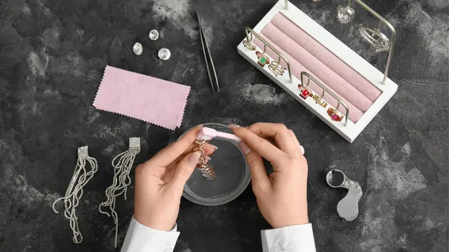 how-to-clean-gold-and-silver-jewellery-try-these-5-diy-tips-at-home