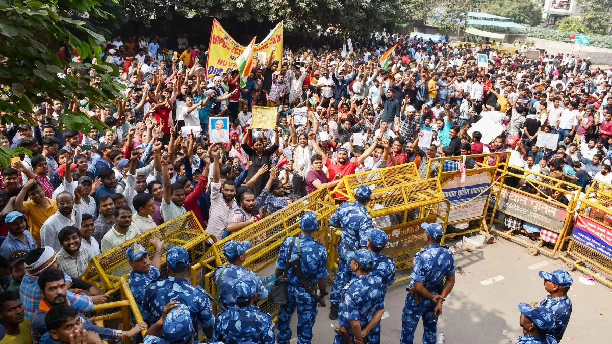 Prayagraj UPPSC Protest: Stir Enters Third Day As Aspirants Demand 'One Day, One Shift Exams'; FIR Against 12 Over Vandalism