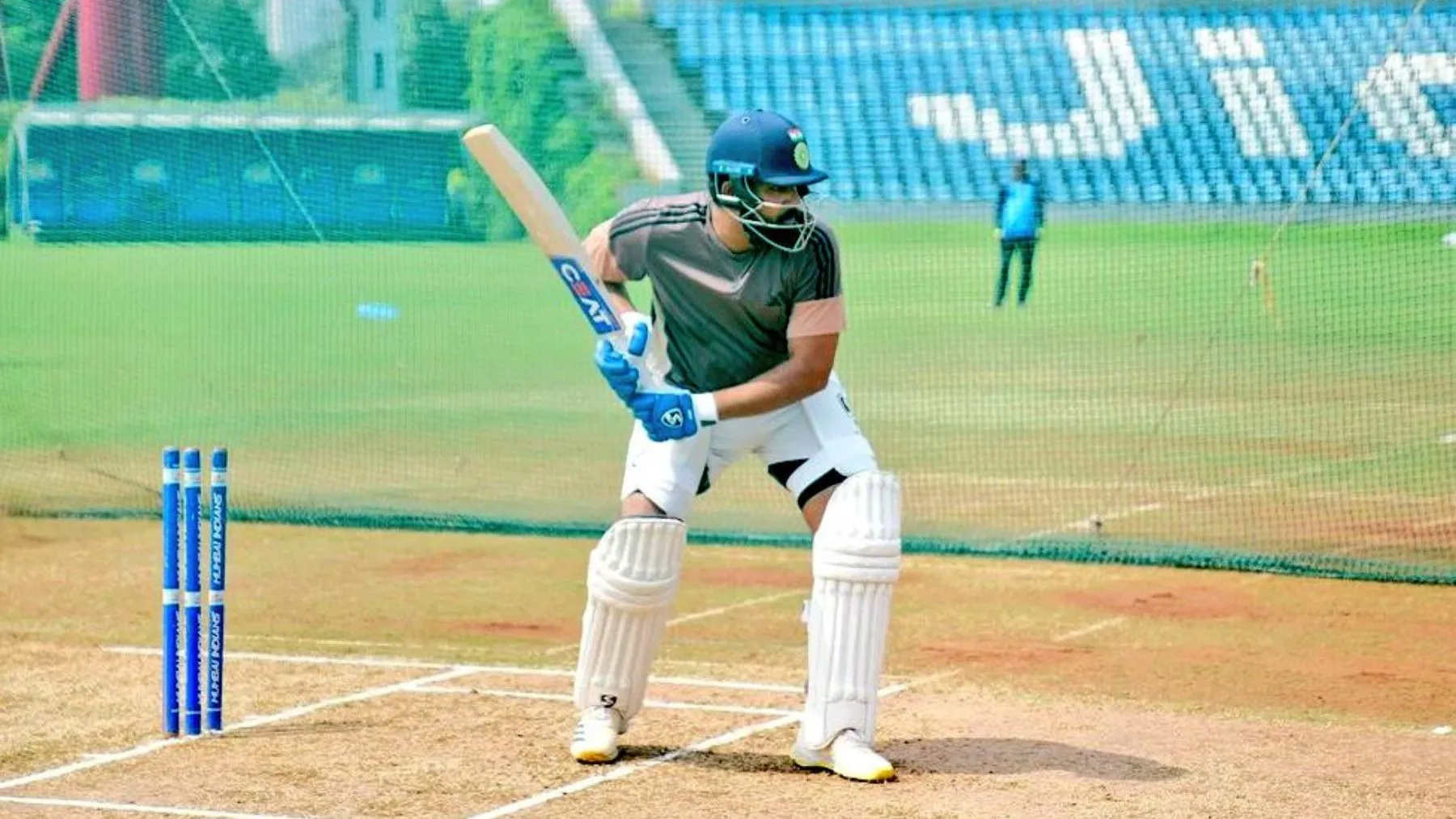 india-vs-australia-border-gavaskar-trophy-rohit-sharma-continues-to-train-at-mumbais-training-facilities-despite-no-clarity-on-australia-departure