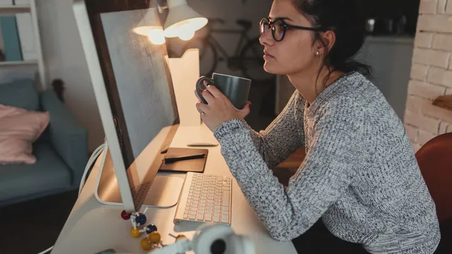 can-long-working-hours-lead-to-risk-of-diabetes-doctor-explains