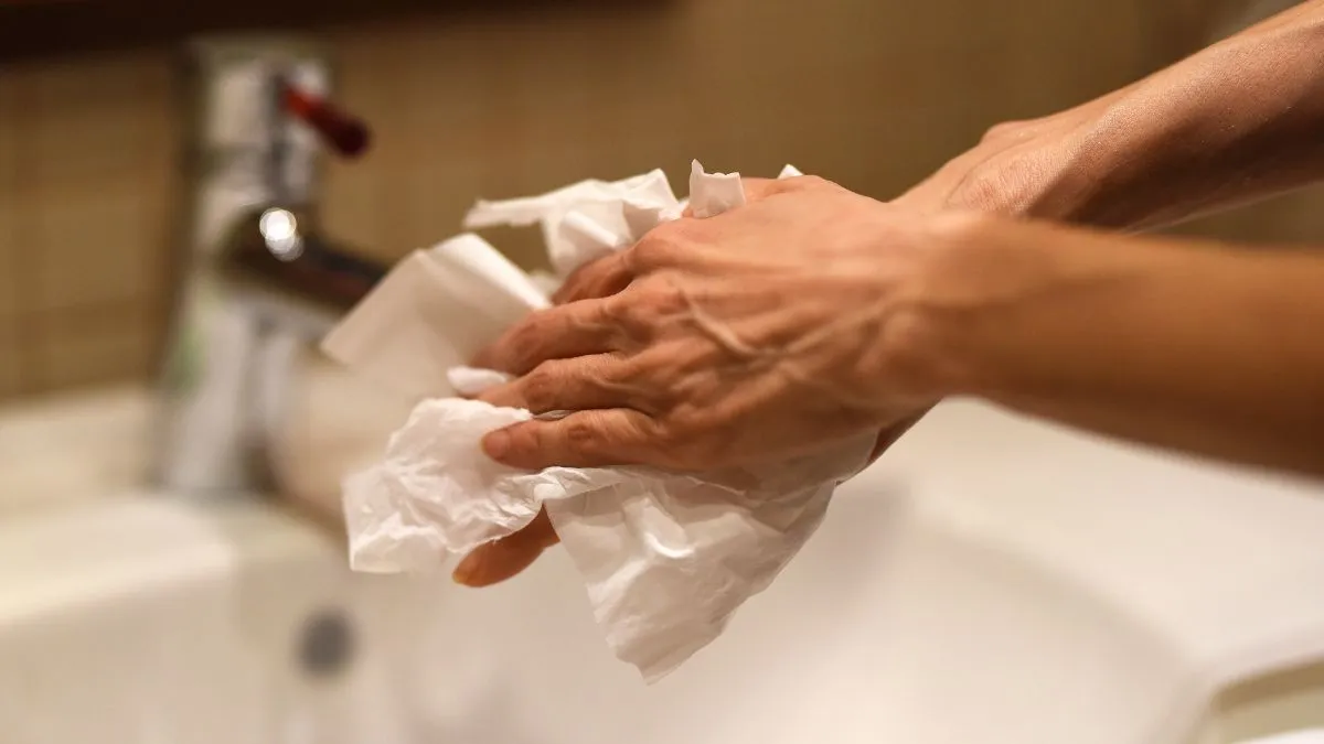 5-natural-ways-to-get-rid-of-dry-hands-in-winters