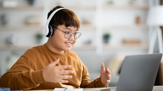 school-closed-news-online-classes-begin-in-delhi-gurugram-noida-faridabad-due-to-pollution