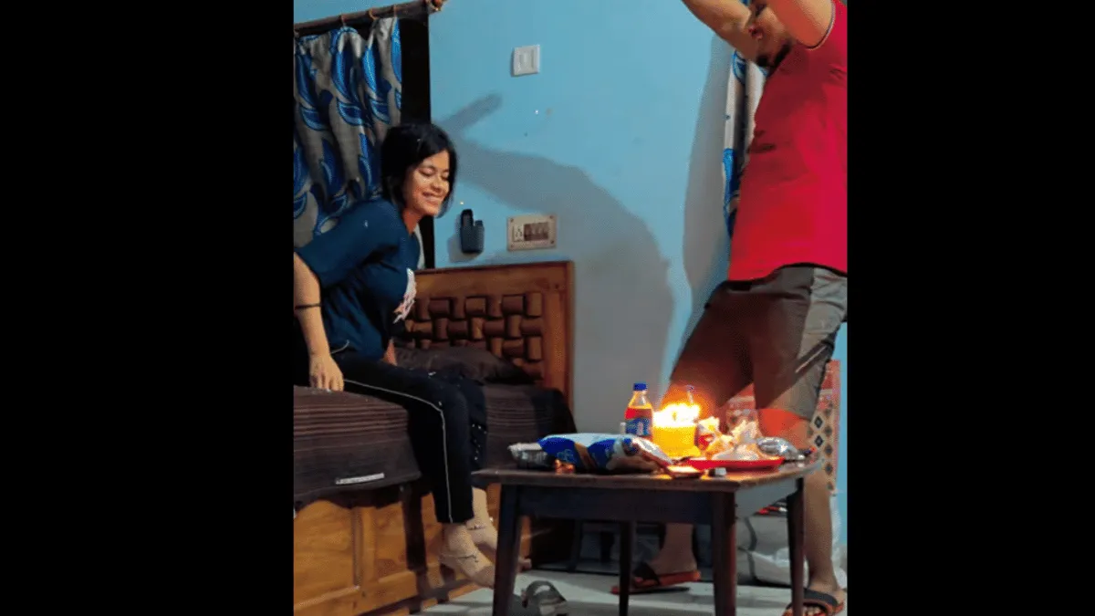 husband-adorable-midnight-birthday-surprise-for-wife-leaves-internet-melting-viral-video