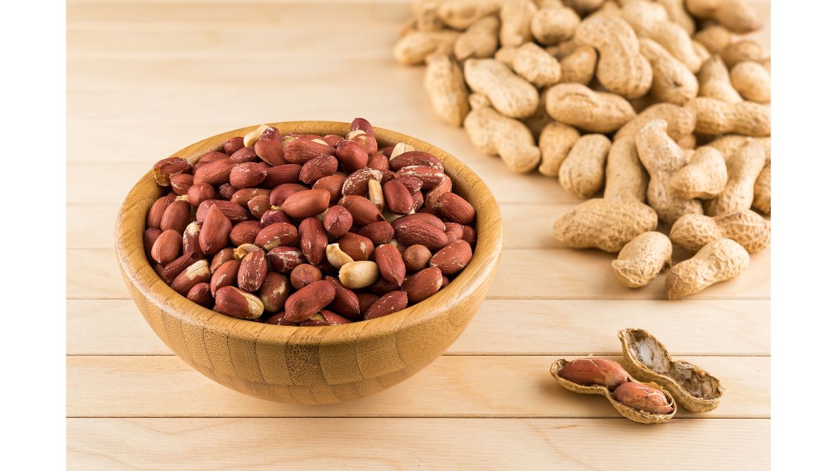 5 Potential Benefits Of Eating Peanuts Everyday In Winter