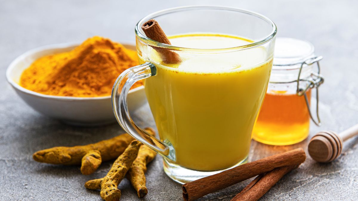 what-you-should-add-to-milk-to-boost-your-health-know-5-daily-kitchen-spices