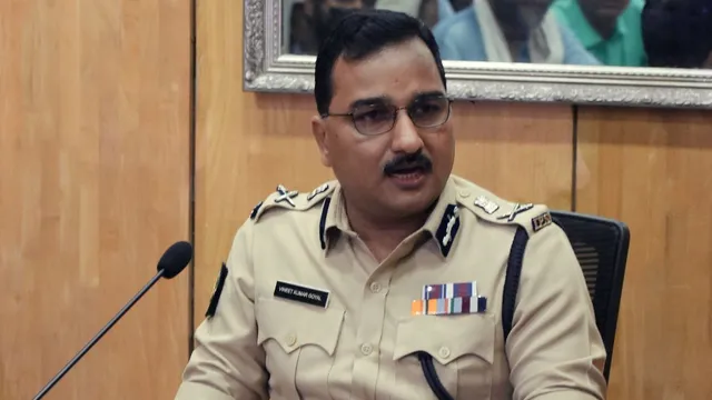 rg-kar-bengal-govt-free-to-act-against-ex-kolkata-police-commissioner-vineet-goyal-centre-tells-hc