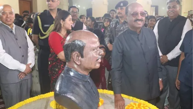 the-fact-is-bengal-governor-ananda-bose-under-fire-for-unveiling-his-own-statue-issues-clarification