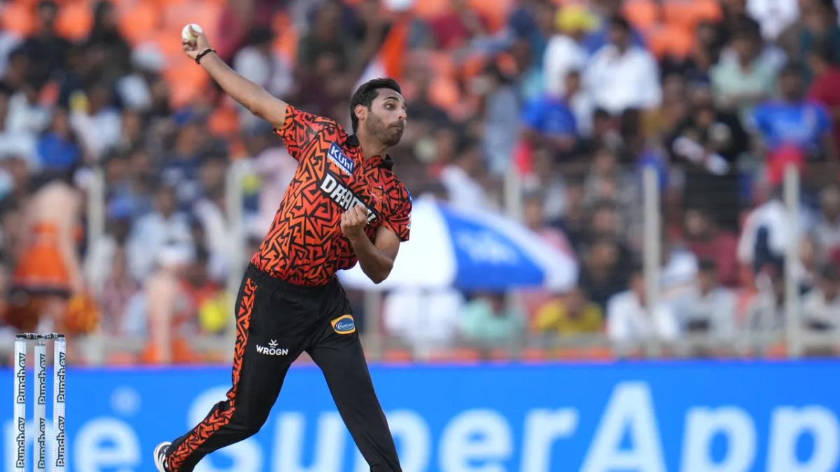 IPL 2025 Mega Auction Bhuvneshwar Kumar Fetches Whopping 10.75 Crore From RCB; Tushar Deshpande