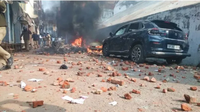 sambhal-violence-internet-services-restored-in-conflic-thit-town-ban-on-visit-of-outsiders-extended-till-december-10