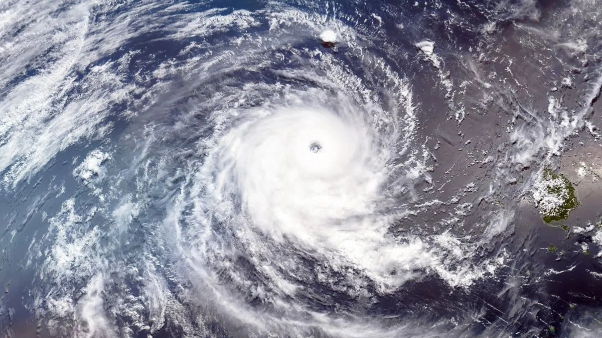 chennai-weather-cyclone-fengal-landfall-to-bring-heavy-rains-thunderstorm-red-alert-issued