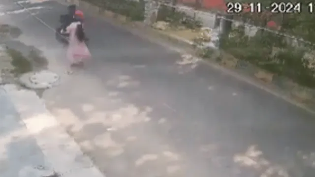 up-woman-gets-brutally-dragged-on-road-after-bikers-snatch-her-purse-in-broad-daylight-viral-video